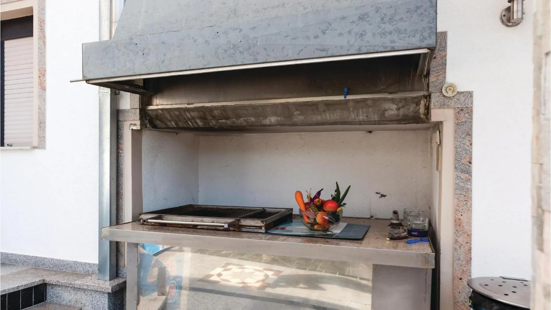 טרוגיר 1 Bedroom Nice Apartment In Okrug Gornji
